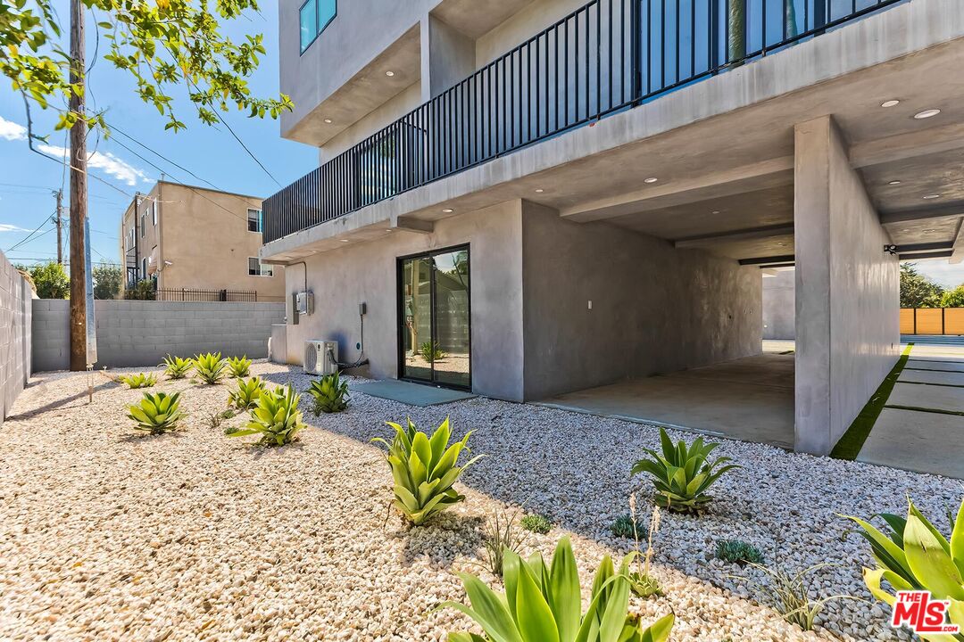 6130 Hazeltine Unit: 1