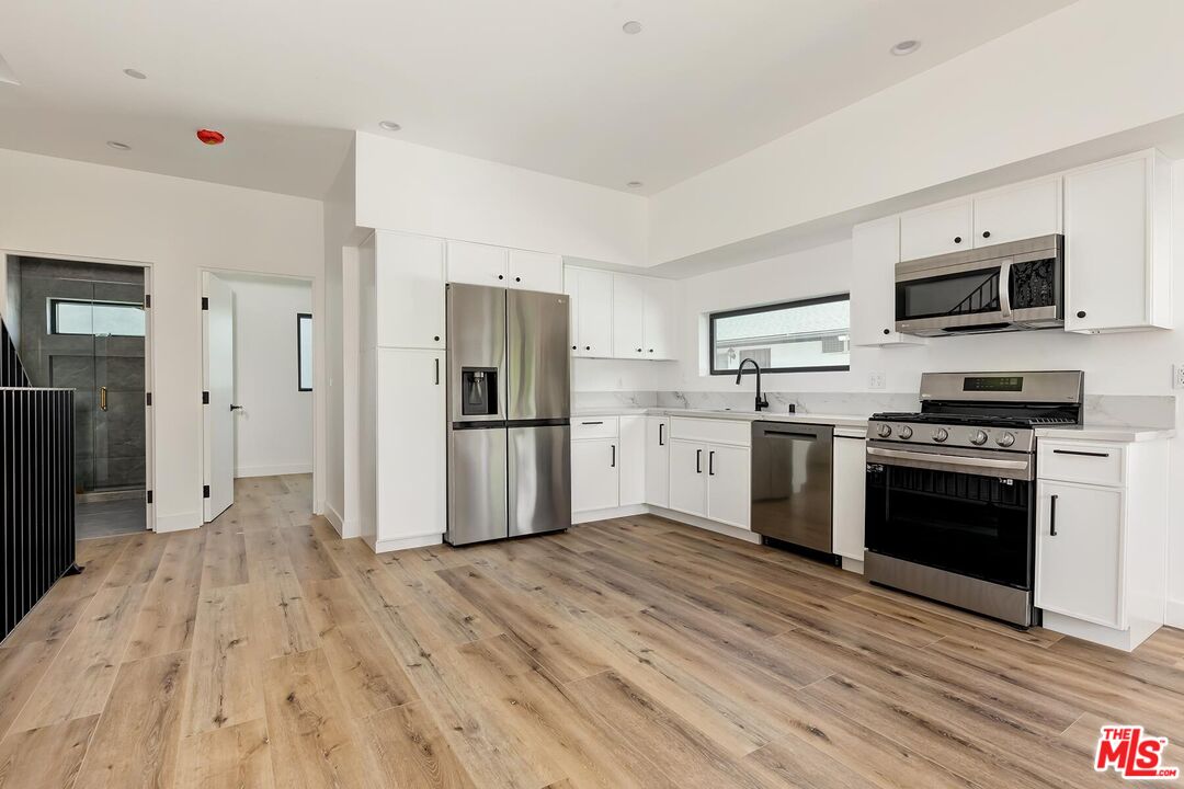 6130 Hazeltine Unit: 1