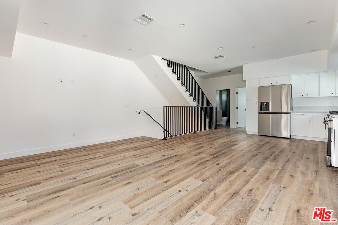 6130 Hazeltine Unit: 1