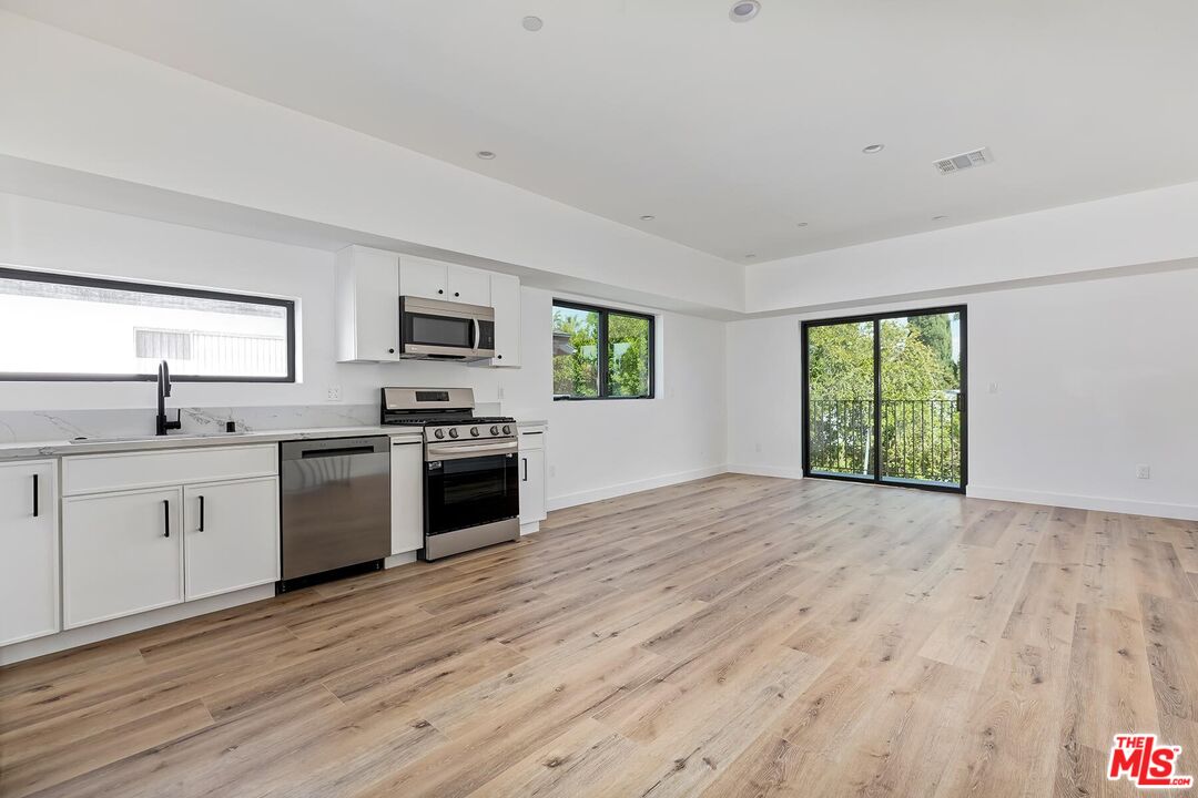 6130 Hazeltine Unit: 1