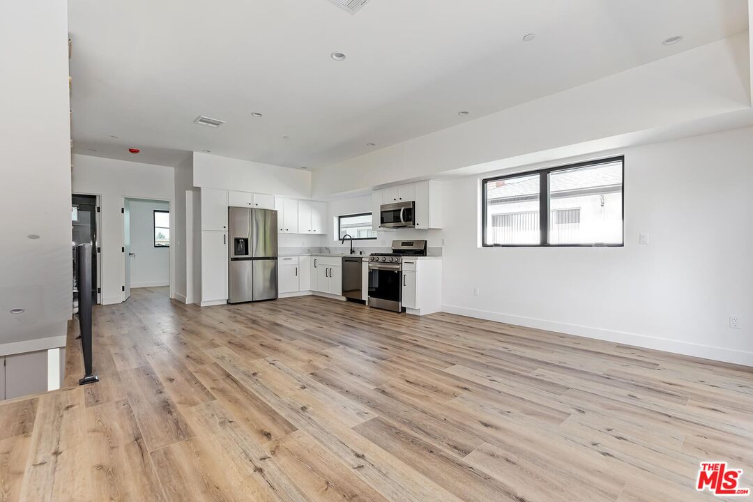 6130 Hazeltine Unit: 1