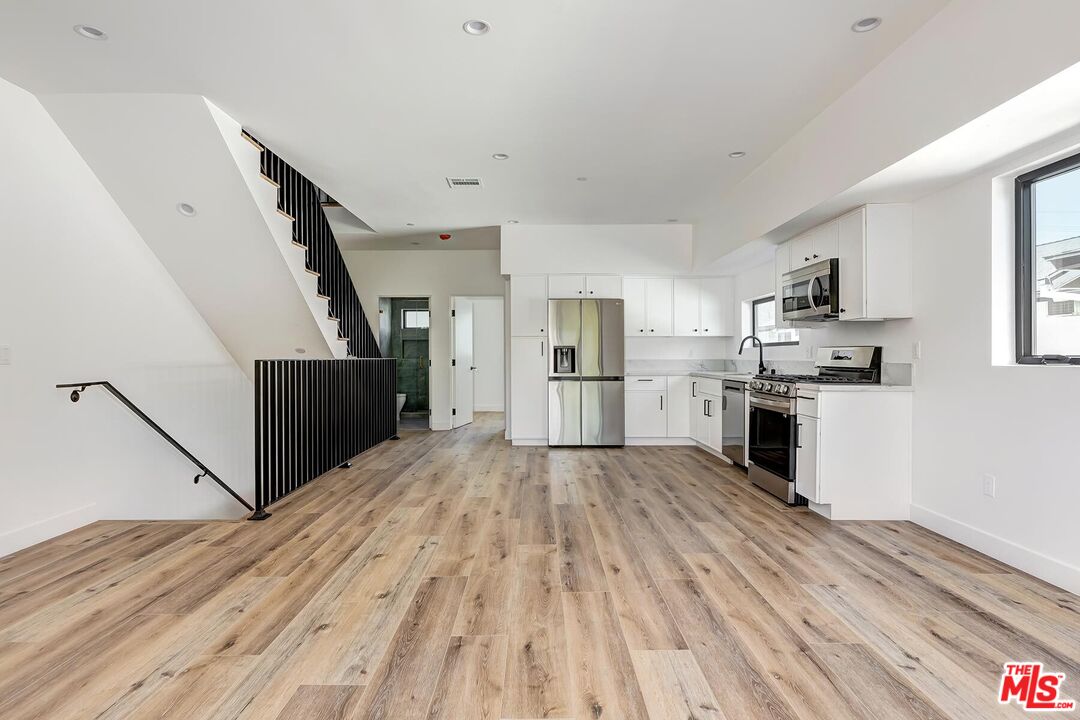 6130 Hazeltine Unit: 1