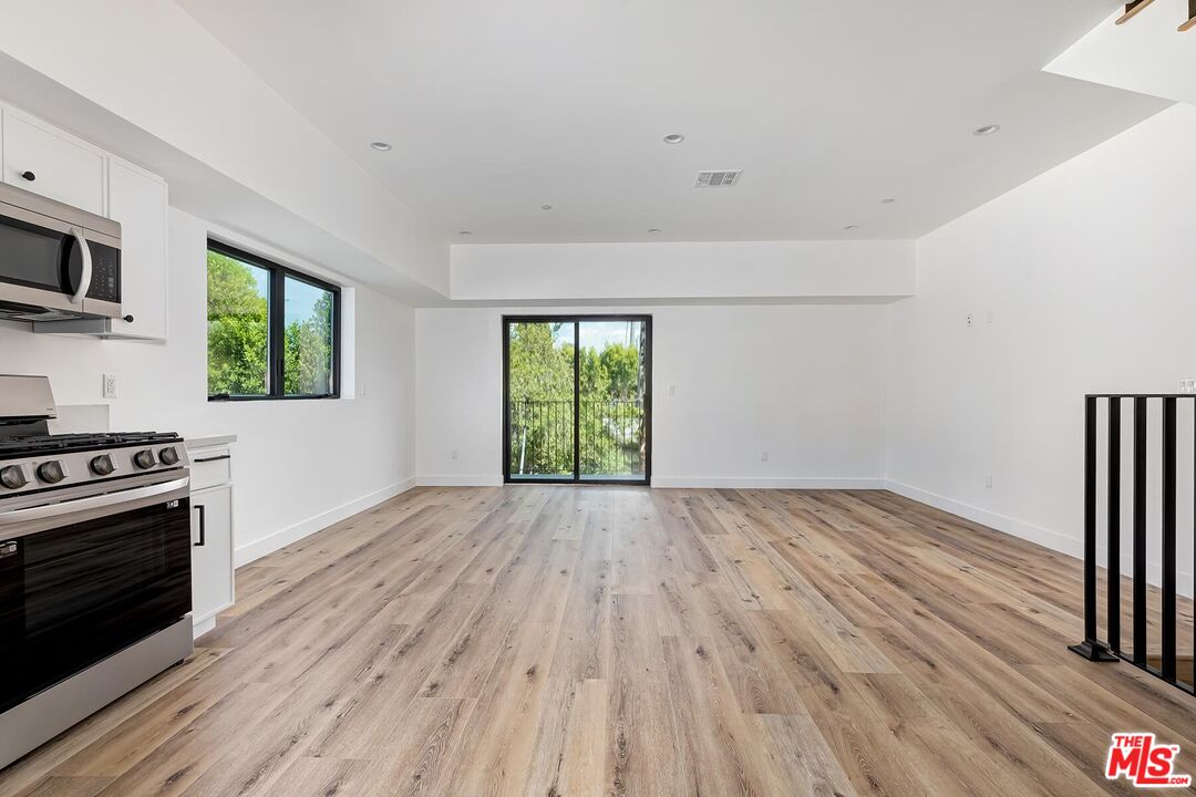 6130 Hazeltine Unit: 1