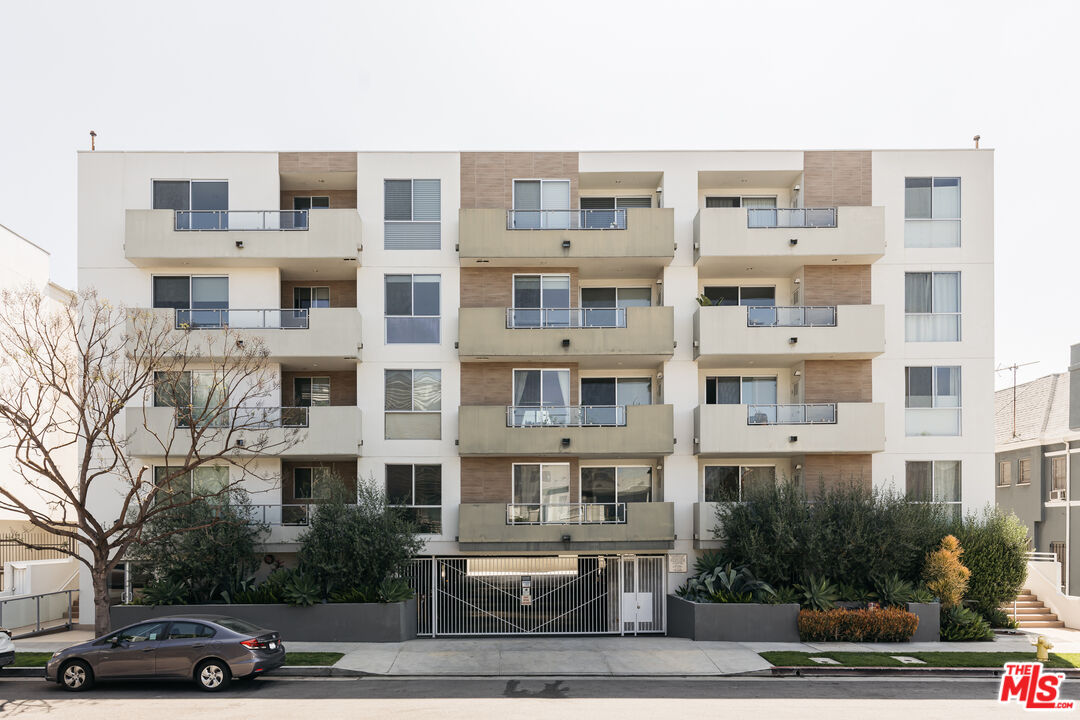 118 N Kings Rd Unit: 204