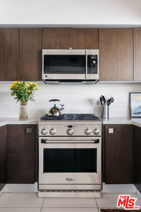 118 N Kings Rd Unit: 204