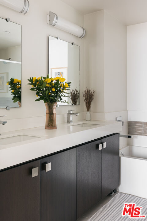 118 N Kings Rd Unit: 204