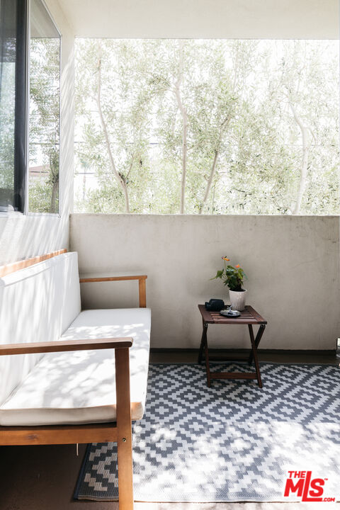 118 N Kings Rd Unit: 204