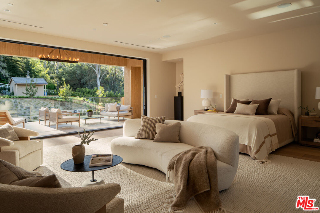 5287 Round Meadow Rd