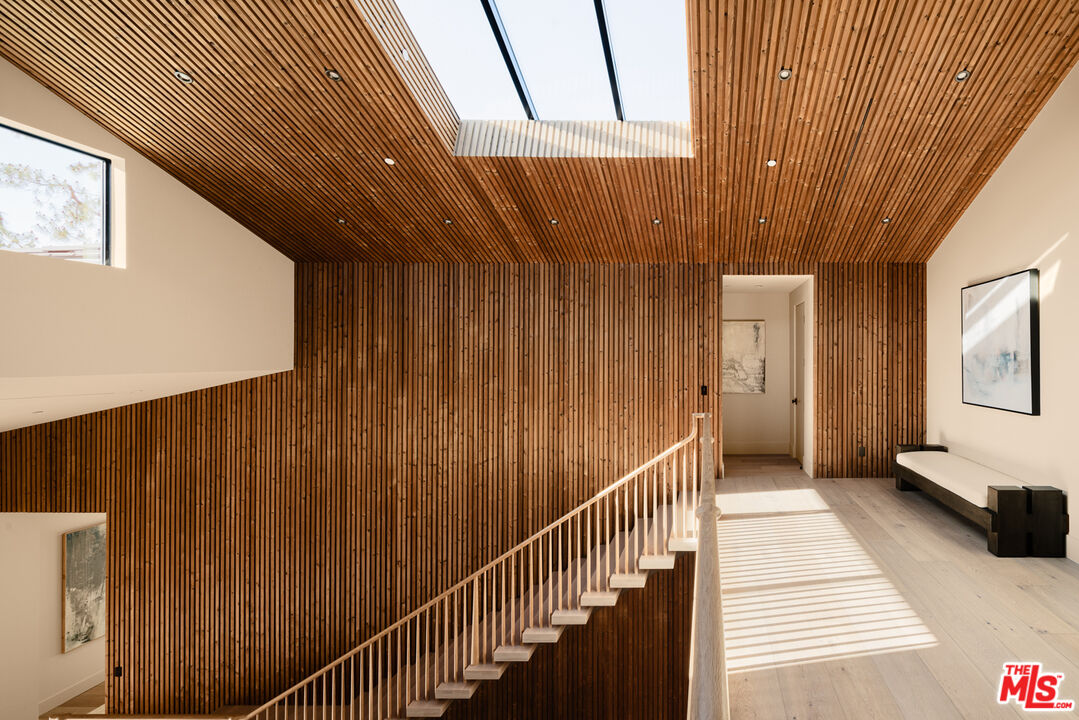 5287 Round Meadow Rd