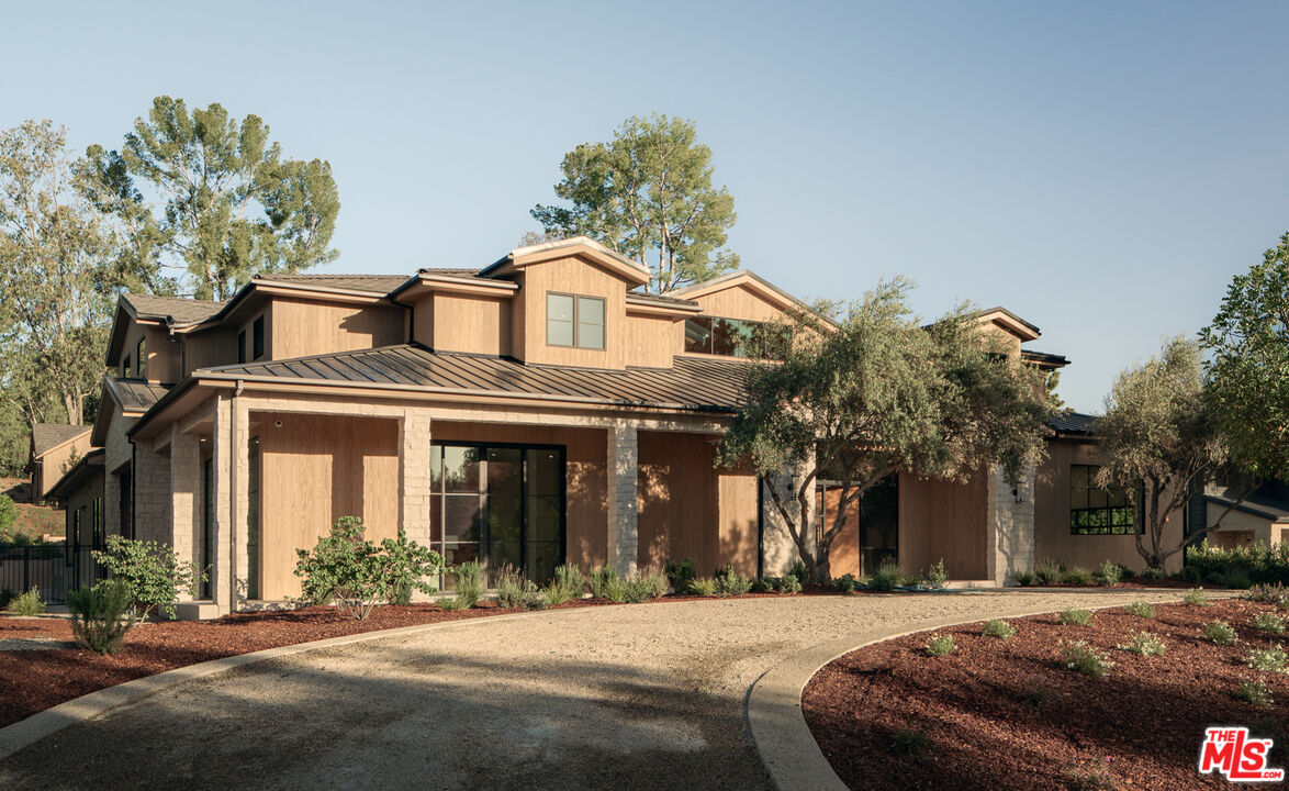 5287 Round Meadow Rd