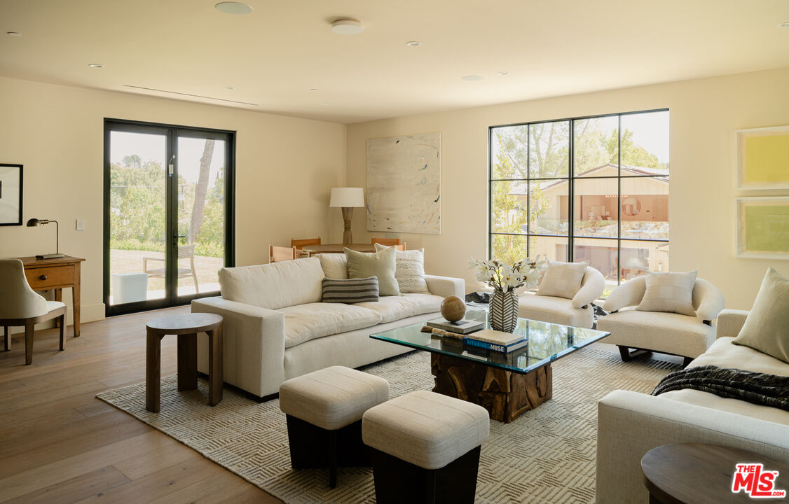 5287 Round Meadow Rd