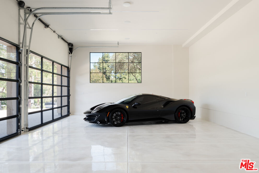 5287 Round Meadow Rd