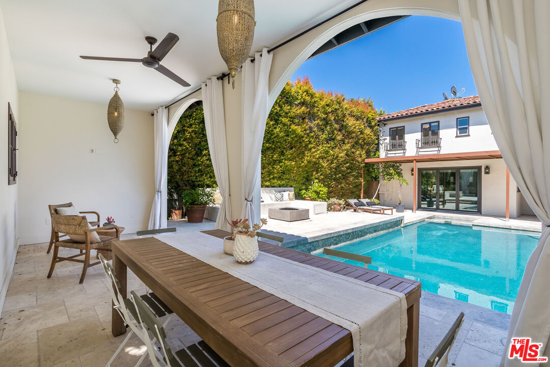 1623 N Orange Grove Ave