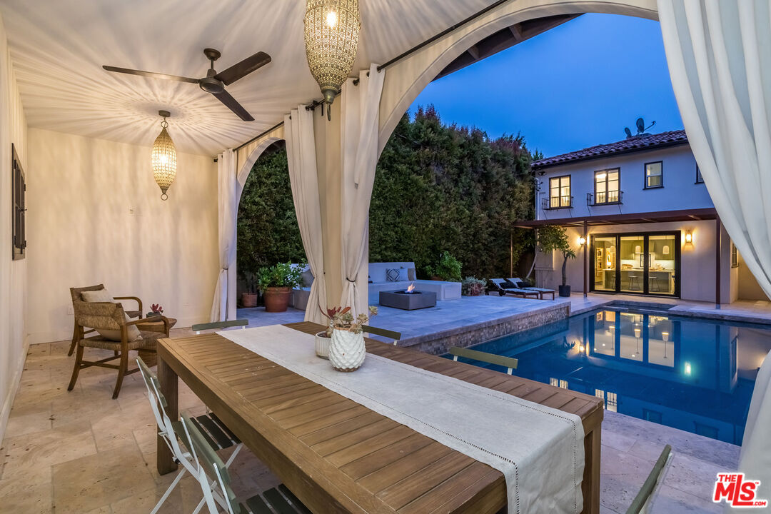 1623 N Orange Grove Ave