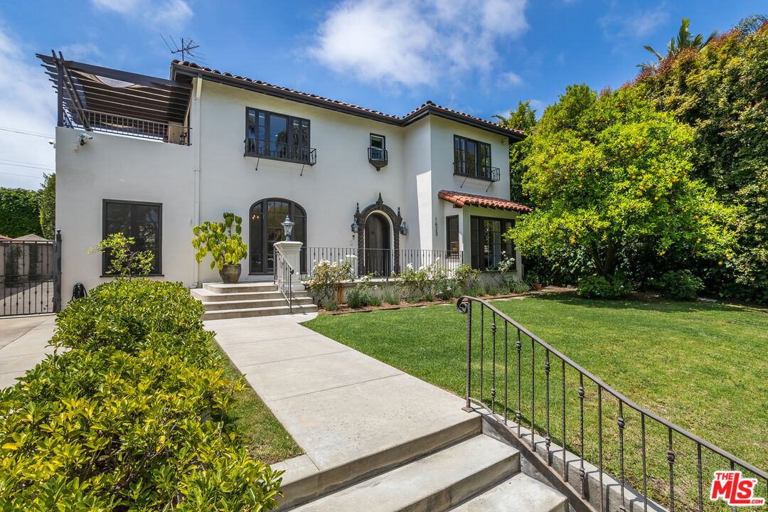 1623 N Orange Grove Ave