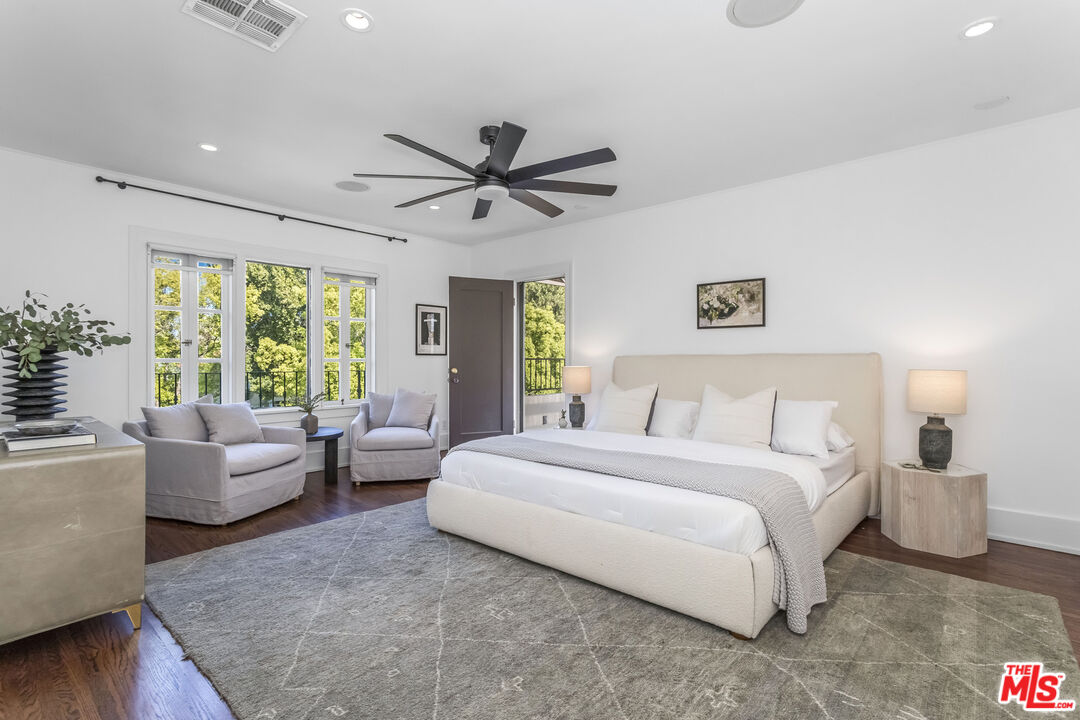 1623 N Orange Grove Ave