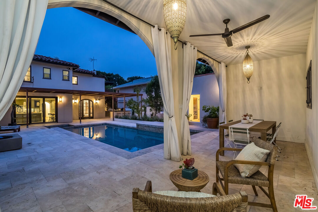 1623 N Orange Grove Ave