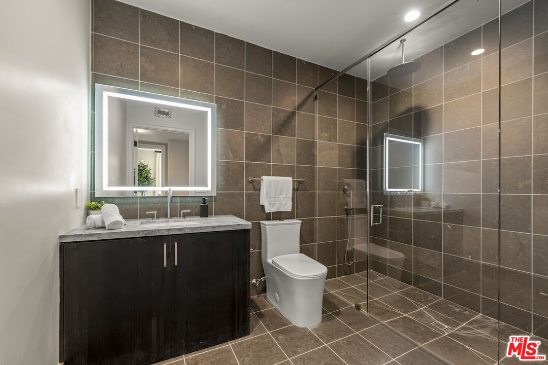 1825 Pandora Ave Unit: 303