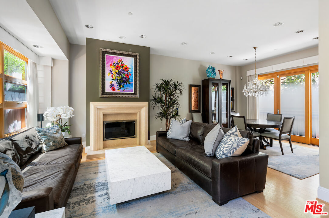 2323 S Beverly Glen Blvd Unit: 2