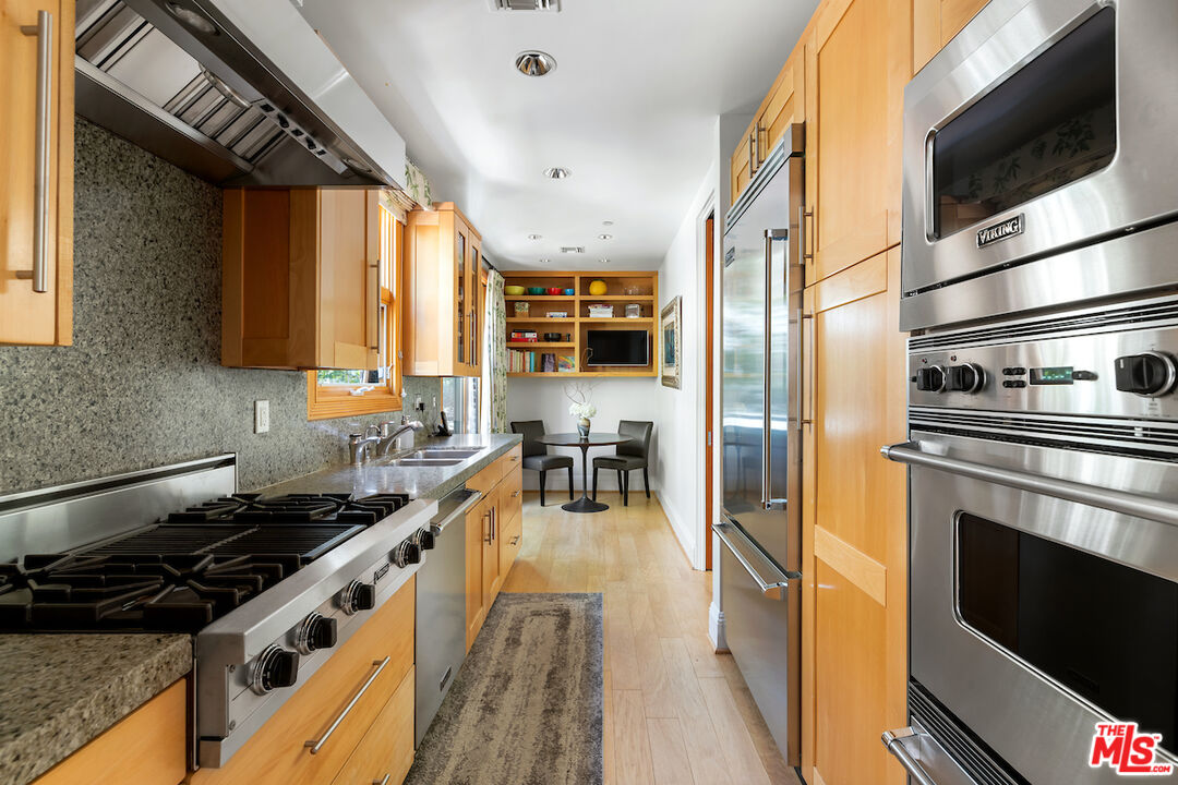 2323 S Beverly Glen Blvd Unit: 2