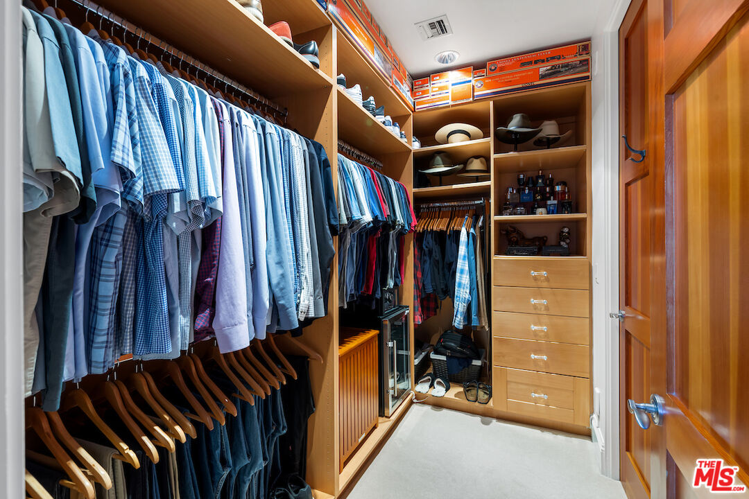 2323 S Beverly Glen Blvd Unit: 2