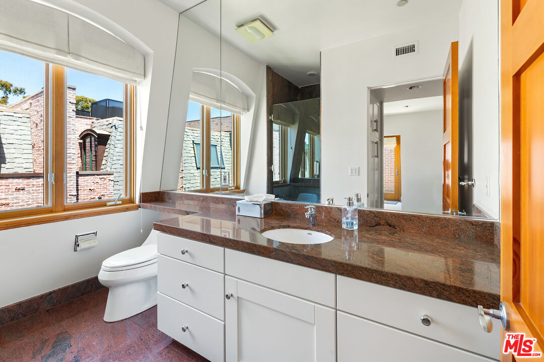 2323 S Beverly Glen Blvd Unit: 2