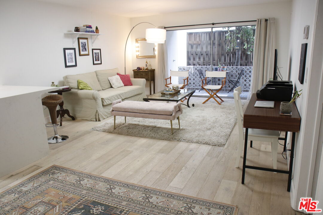 10240 Camarillo St Unit: 112