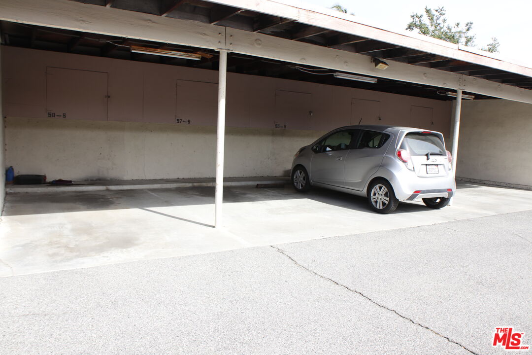 10240 Camarillo St Unit: 112