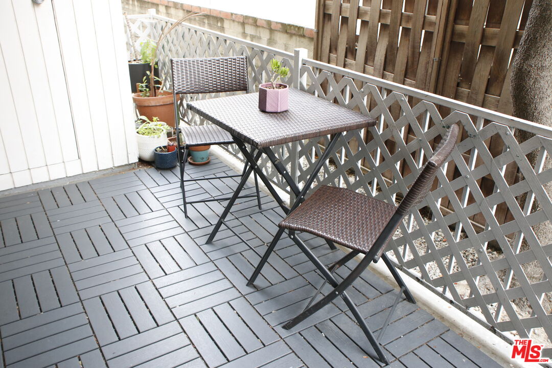 10240 Camarillo St Unit: 112