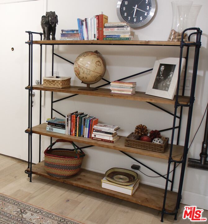 10240 Camarillo St Unit: 112