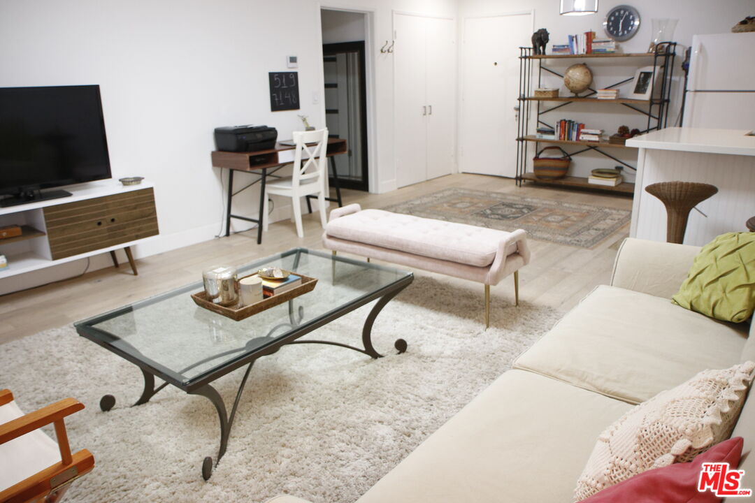 10240 Camarillo St Unit: 112