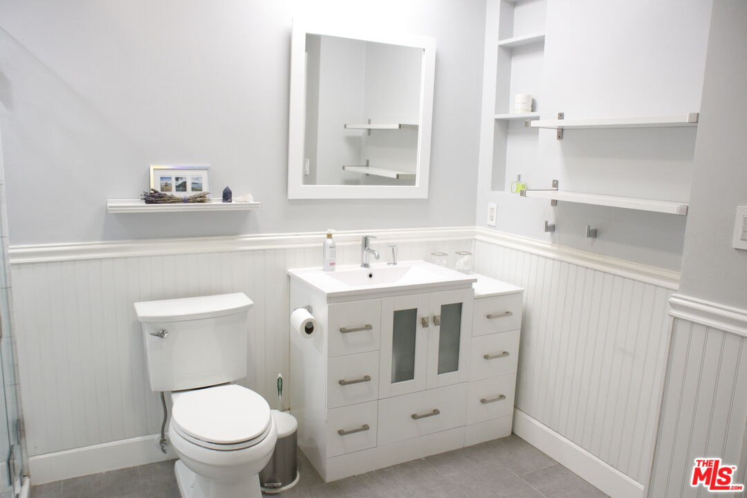 10240 Camarillo St Unit: 112