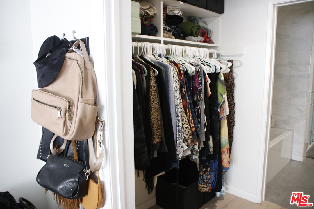 10240 Camarillo St Unit: 112