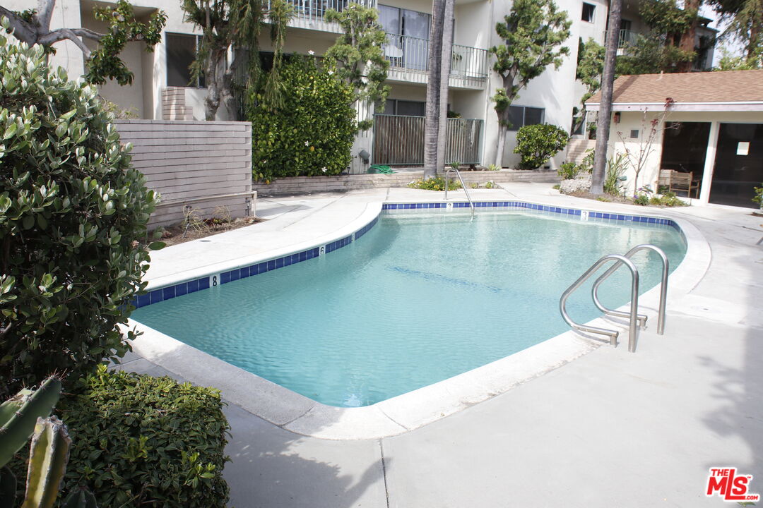 10240 Camarillo St Unit: 112