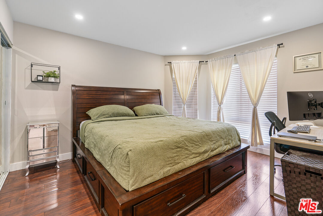 6820 Remmet Ave Unit: 307