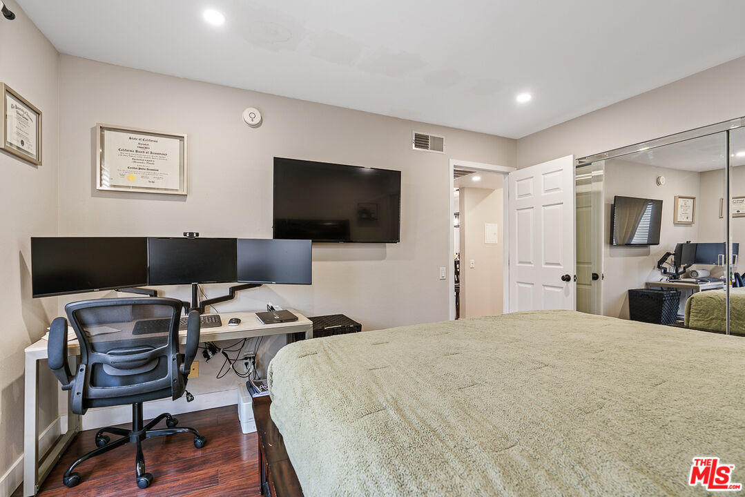 6820 Remmet Ave Unit: 307