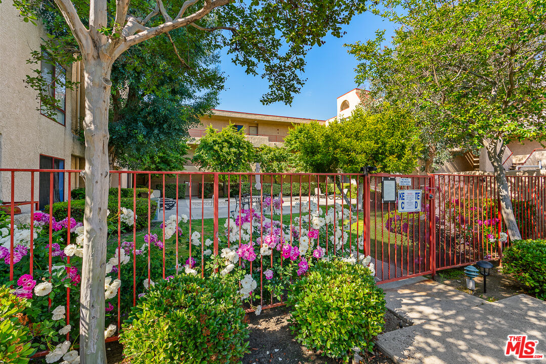 6820 Remmet Ave Unit: 307