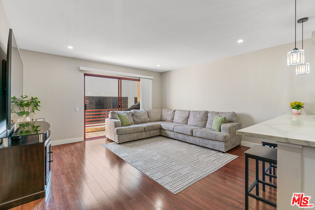 6820 Remmet Ave Unit: 307