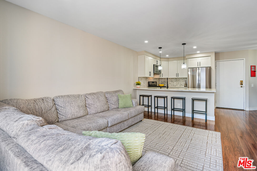 6820 Remmet Ave Unit: 307