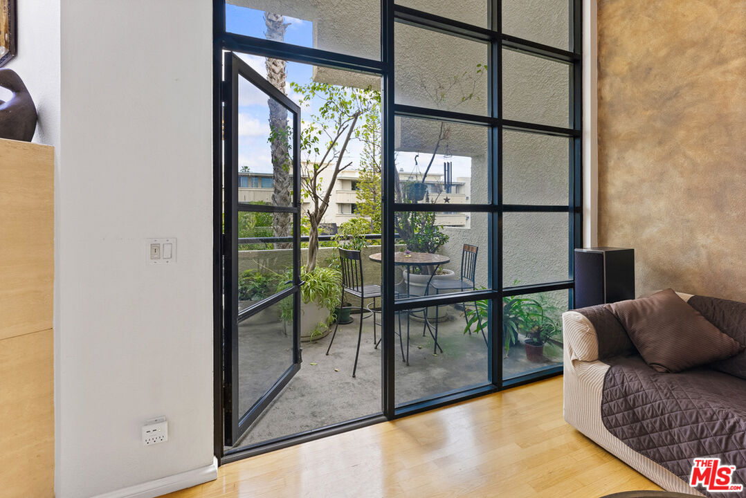 11636 Montana Ave Unit: 303