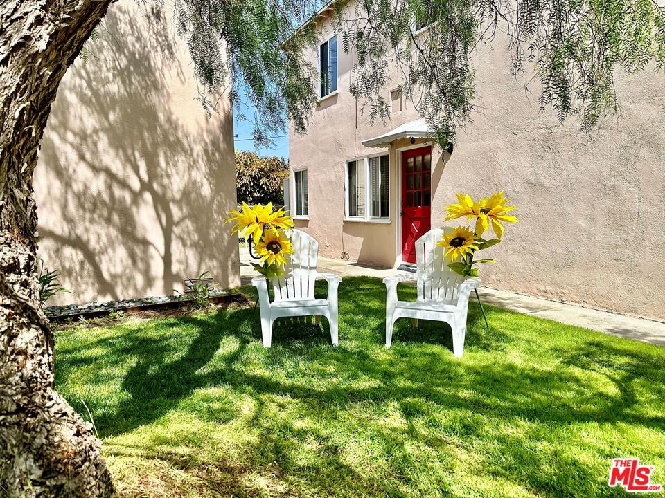 1802 Ocean Park Blvd