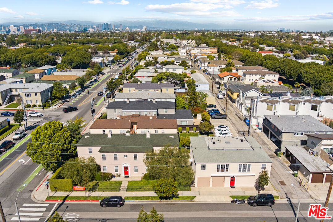 1802 Ocean Park Blvd