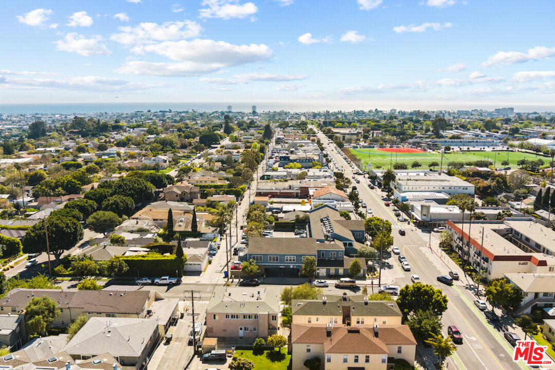 1802 Ocean Park Blvd