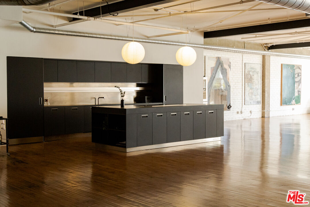 500 Molino St Unit: 218