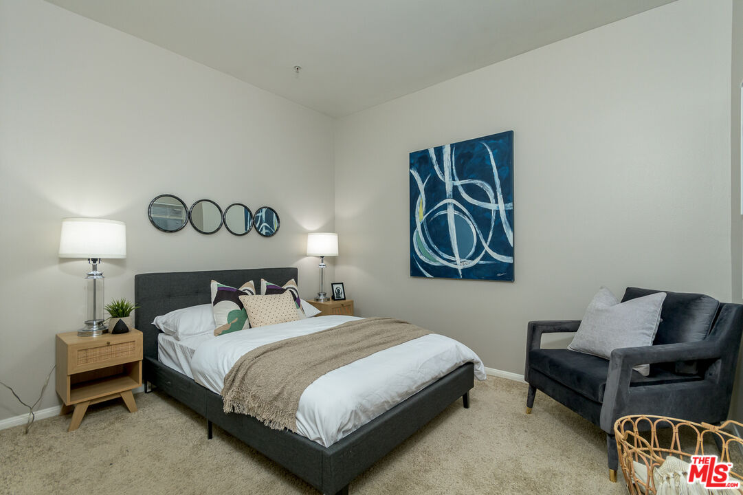 11124 Burbank Blvd Unit: 308