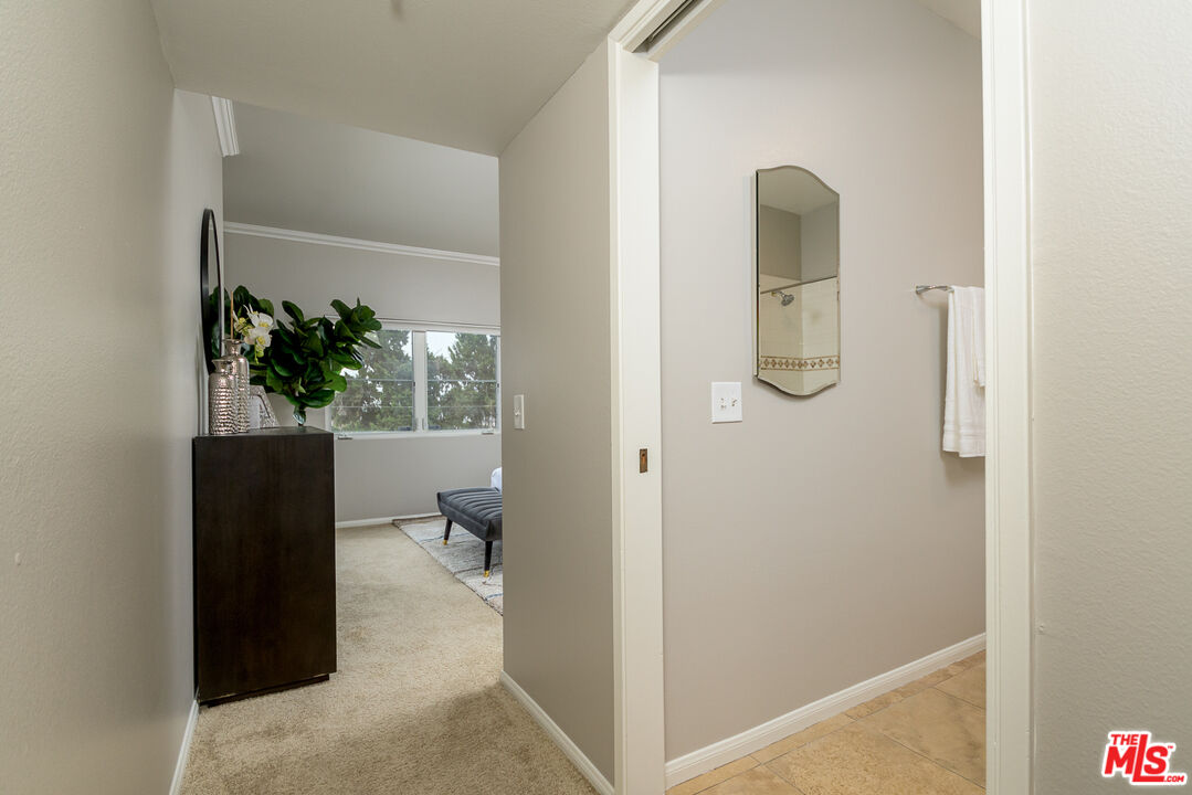 11124 Burbank Blvd Unit: 308