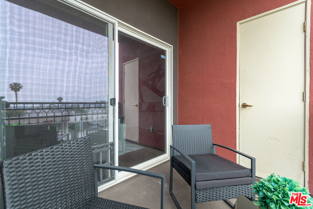 11124 Burbank Blvd Unit: 308