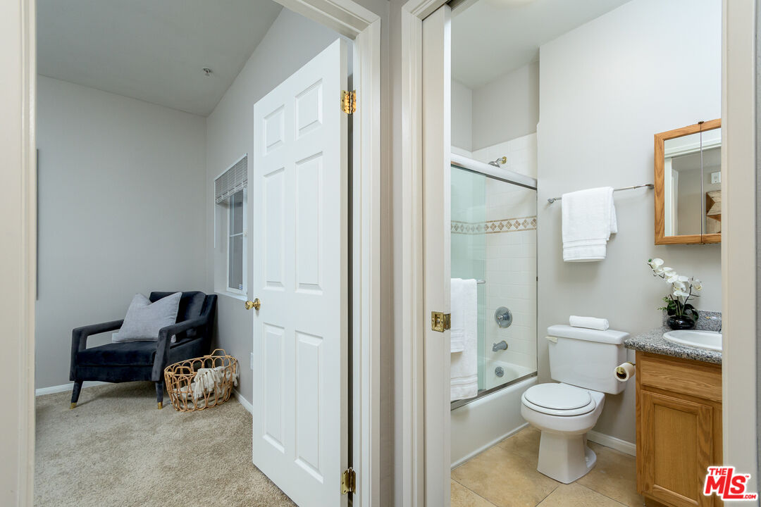 11124 Burbank Blvd Unit: 308