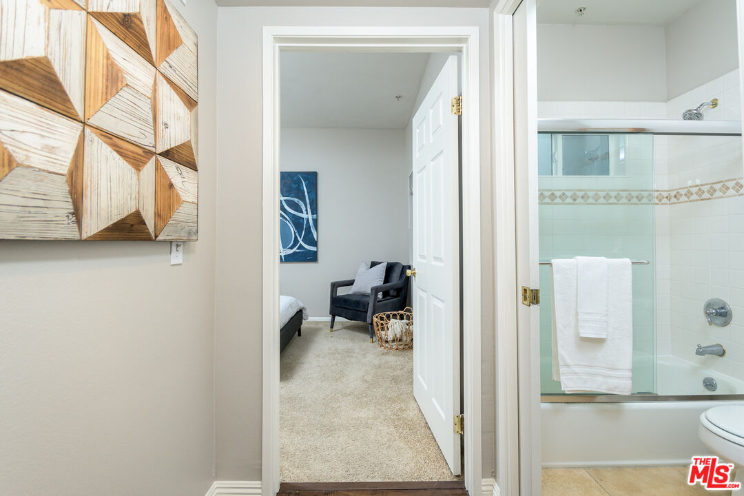 11124 Burbank Blvd Unit: 308