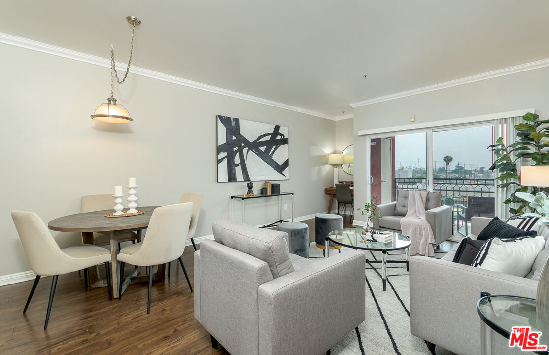 11124 Burbank Blvd Unit: 308